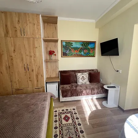 Evis House * Τίρανα