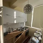 Evis House * 地拉那