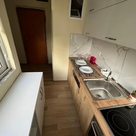 Evis House Appartement *